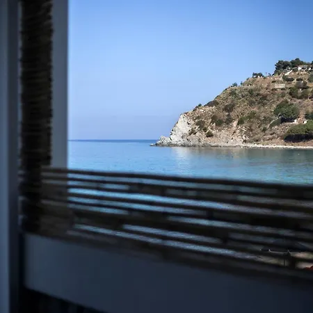Отель Villaggio Da Ciccio Sul Mare Капо-Ватикано