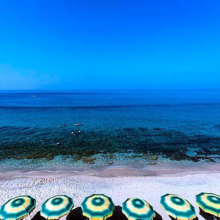 Hotel Villaggio Da Ciccio Sul Mare 3*
